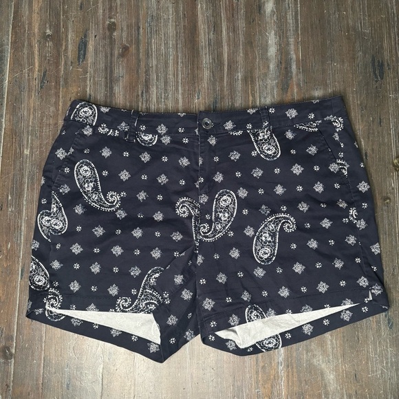 Lane Bryant Blue and White Bermuda Shorts with Paisley Design - Picture 1 of 10